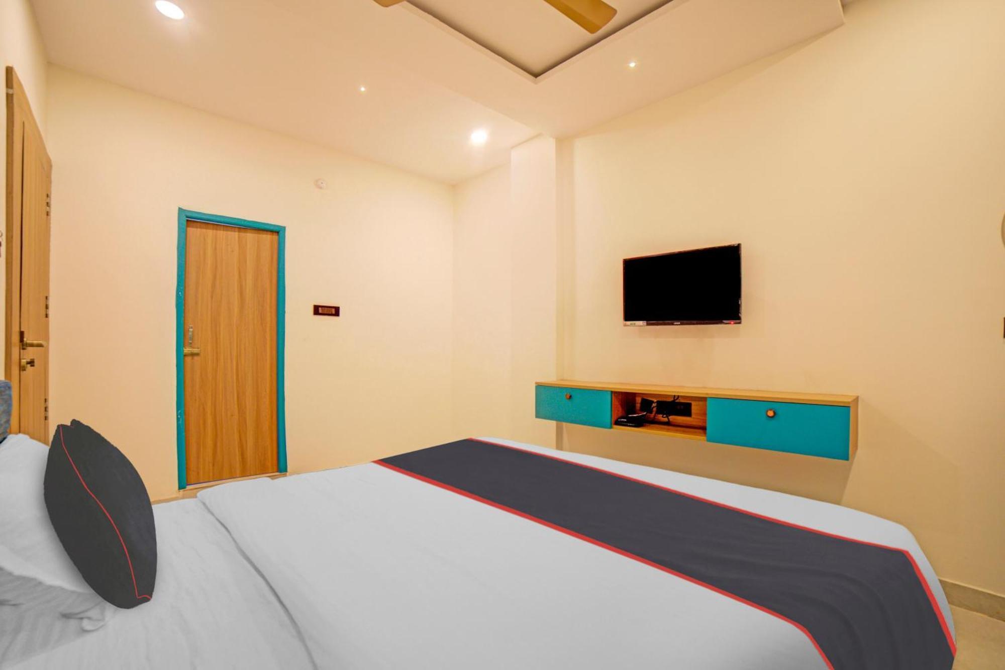 Hotel Collection O Lakeview Castle Warangal Exterior foto